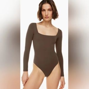 Aritzia Babaton Contour Squareneck Long Sleeve Bodysuit Rich Mocha Brown Small